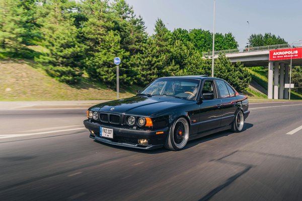 Quels sont les avantages d'installer un filtre à particules sur une moto de route?